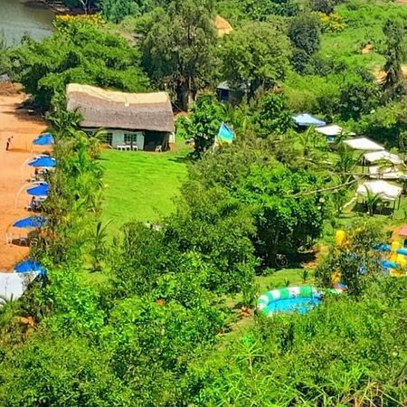 Ches Bay Resort Nangina 外观 照片