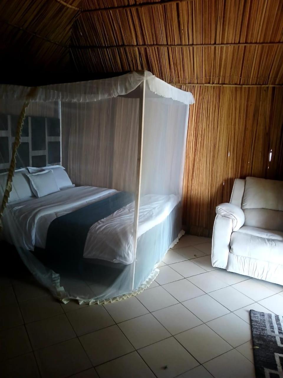 Ches Bay Resort Nangina 外观 照片